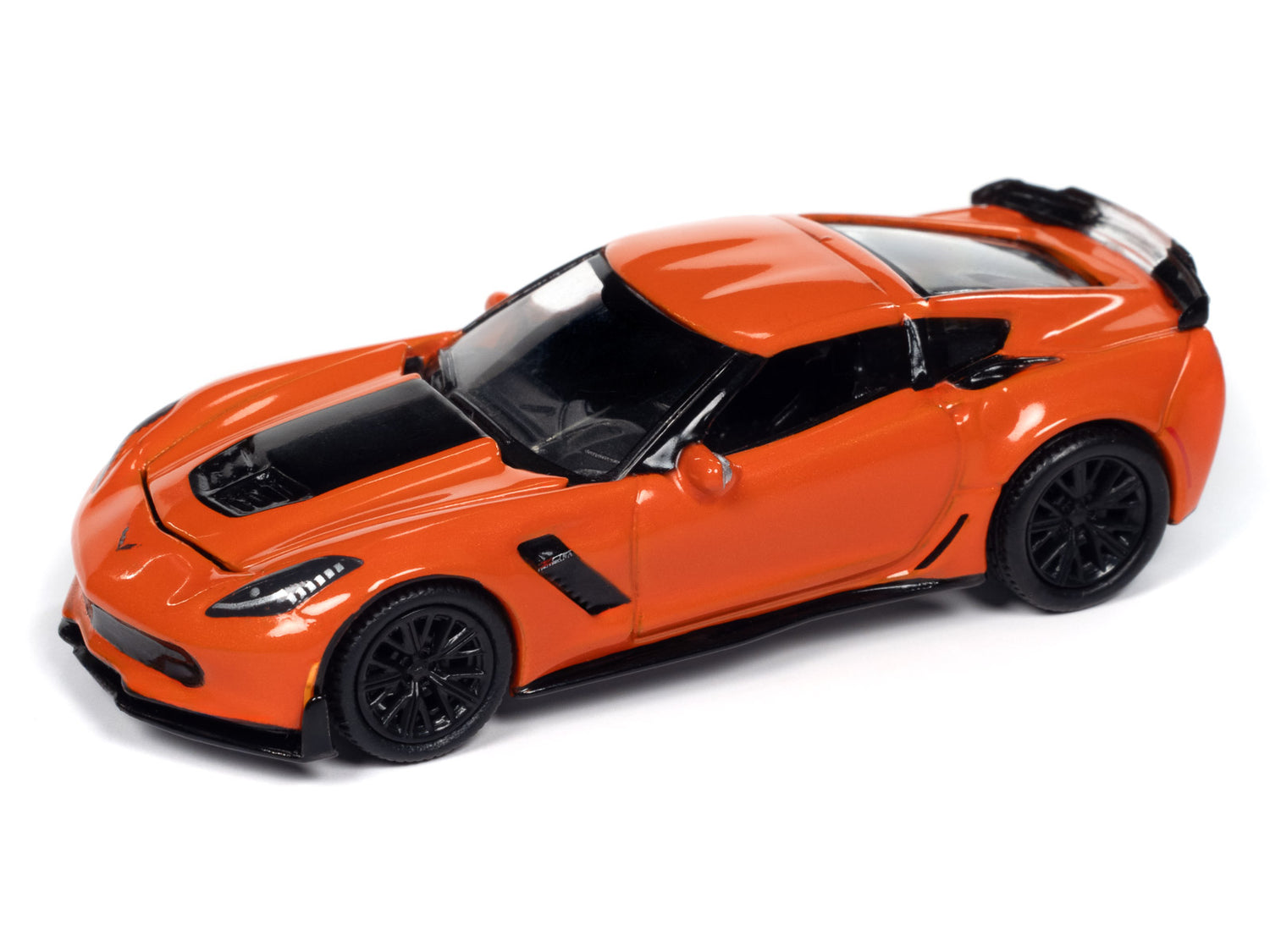 Auto World 2019 Chevrolet Corvette Z06 (with Z07 Performance Package) (Sebring Orange w/ Gloss Black Hood Center) 1:64 Diecast