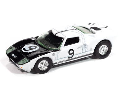 "PRE-ORDER" Auto World 1964 Ford GT40 (Gloss White w/Black Upper Front) 1:64 Diecast (DUE MARCH 2025)