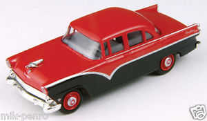 Classic Metal Works 1955 Ford Fairlane Red/Black 1:87 HO Scale