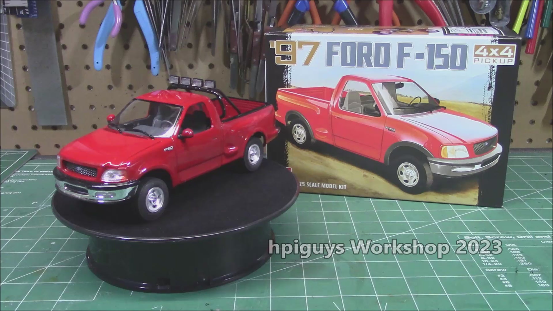 AMT 25 フォード F-150 style side プラモデル